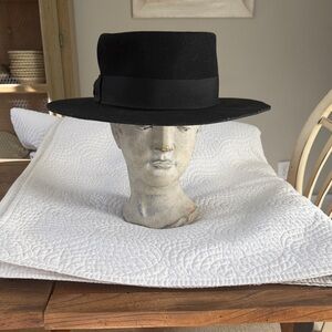 Wyeth black Wool Bolero Hat w/ wide brim and grosgrain ribbon band OS